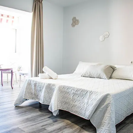 Acogedor Estudio En Centro 5m A Pie De La Playa * 内尔哈